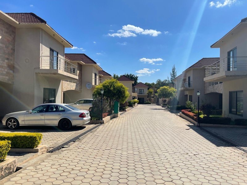 3 Bedroom En-Suite House