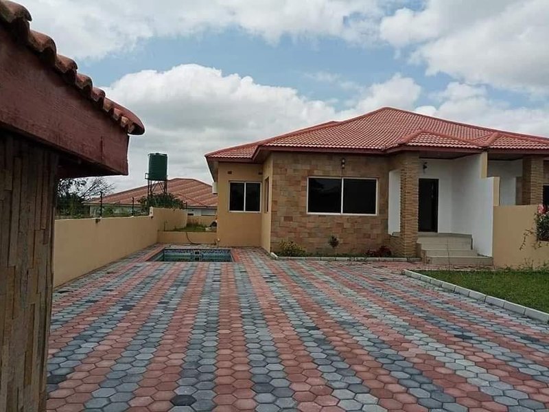 🏠 ROMA PARK 3 BEDROOM ALL EN-SUITE SEMI-DETACHED FLAT FOR RENT WITH OWN YARD & SWIMMING POOL 💵RENTAL :- $1,450