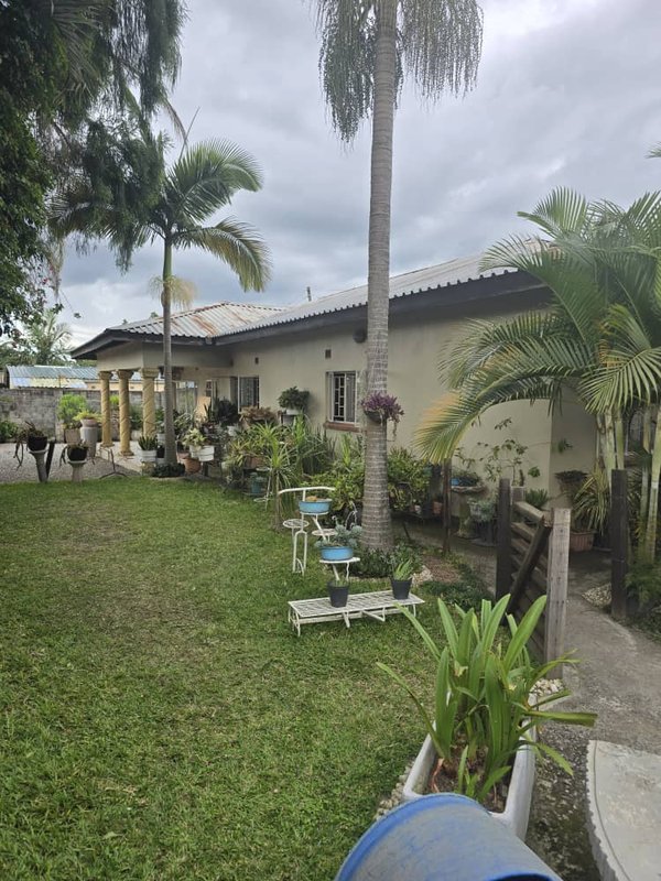 House for sale at Riverside
