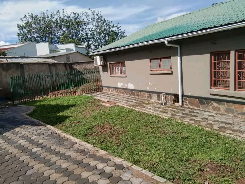 HOUSE FOR SALE – KALUNDU