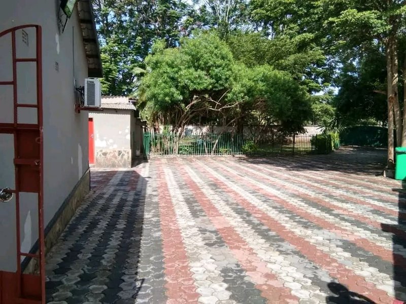 HOUSE FOR SALE – KALUNDU