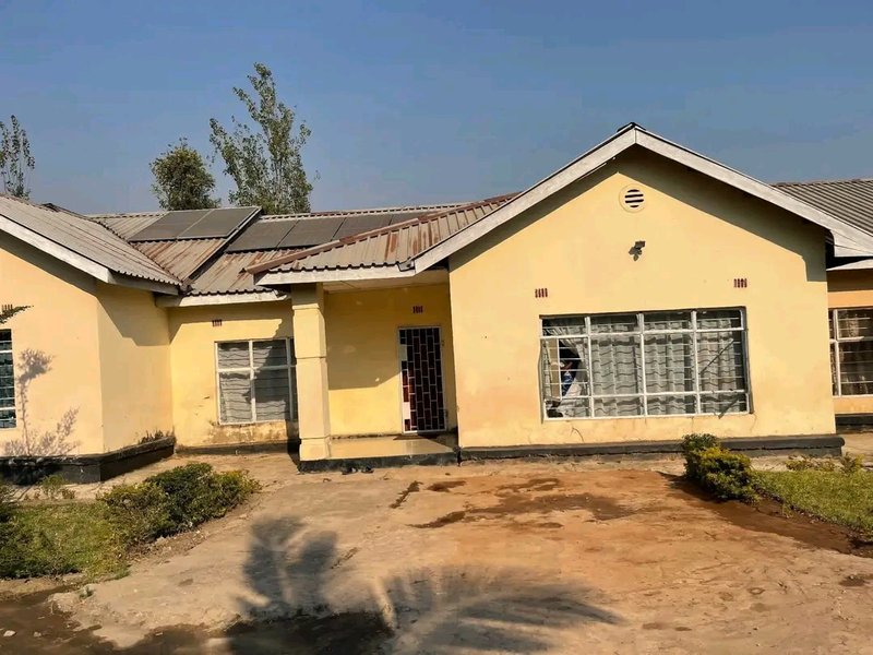 sale:flats 5,riverside, kitwe
