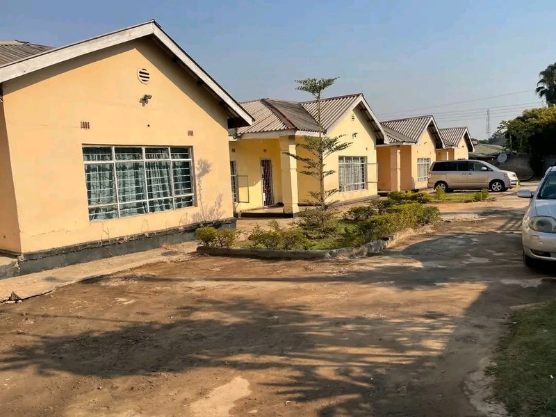 sale:flats 5,riverside, kitwe