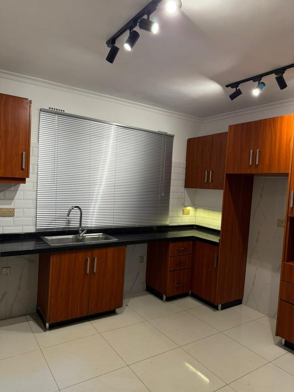 MAKENI|FREE STAND SPACIOUS MAISONETTE (FOUR) 4 BEDROOM HOUSE MSC| SHARED COMPLEX|RENT|K20,000 NEG