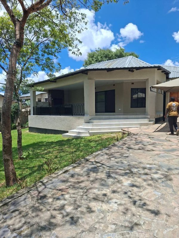 ROMA AREA|FREE STAND THREE(3) BED TOWN HOUSE 🏡|RENT|$1,800