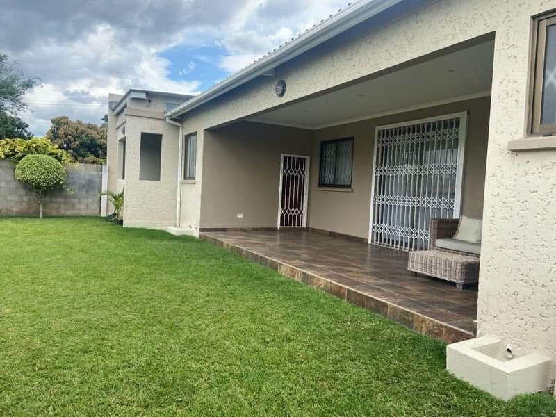 ROMA|NEAR ROMA GIRLS| SPACIOUS 3*BED APARTMENT WITH A PRIVATE POOL|RENT|$1,500