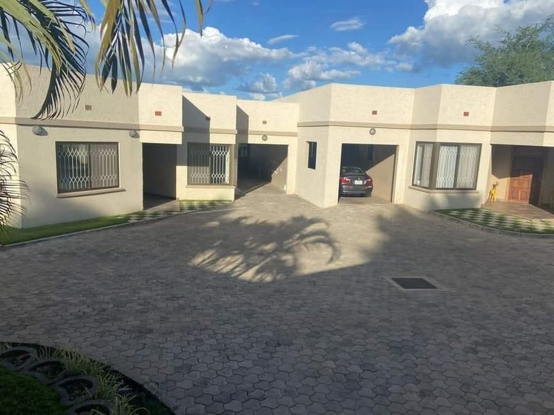ROMA|NEAR ROMA GIRLS| SPACIOUS 3*BED APARTMENT WITH A PRIVATE POOL|RENT|$1,500