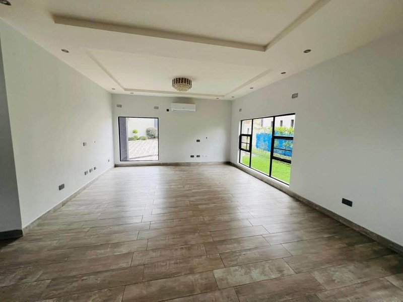Executive 3 bedrooms standalone in roma