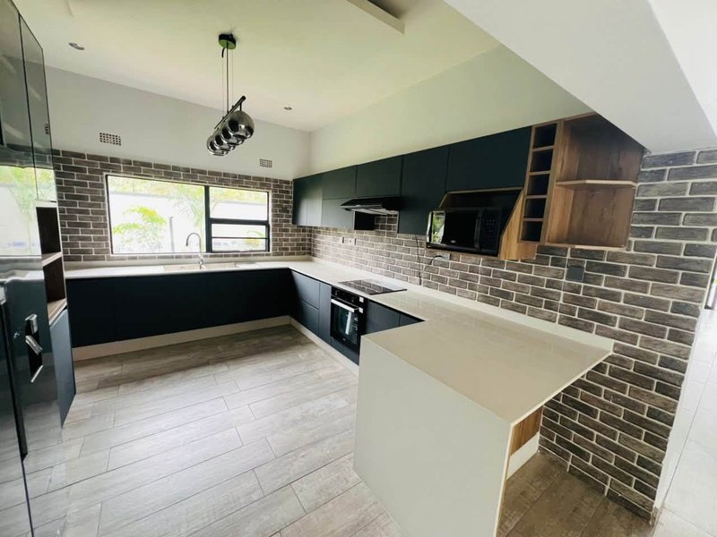 Executive 3 bedrooms standalone in roma