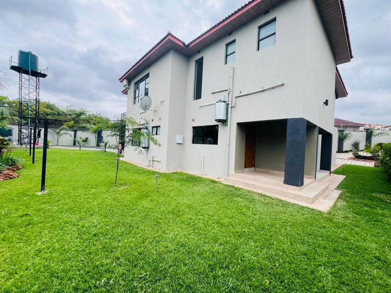 Executive 3 bedrooms standalone in roma
