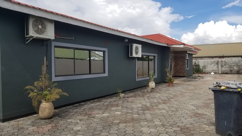 4 BEDROOMS HOUSE ON SALE