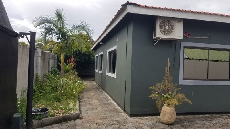 4 BEDROOMS HOUSE ON SALE