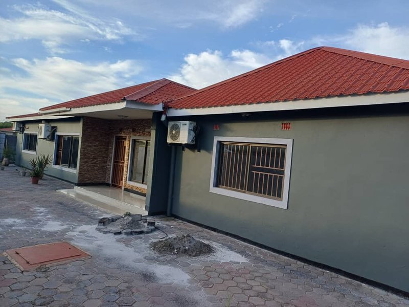 4 BEDROOMS HOUSE ON SALE