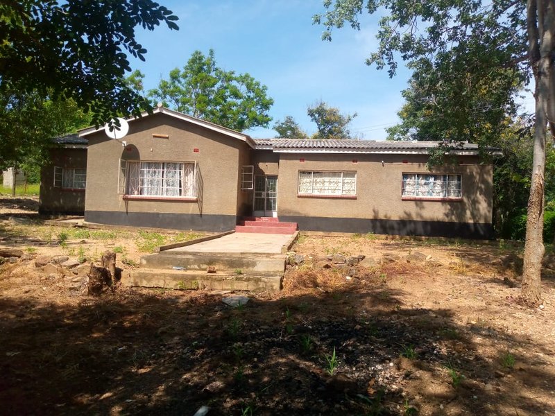 3-BEDROOM HOUSE FOR SALE IN SIAVONGA