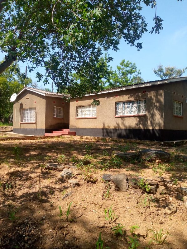 3-BEDROOM HOUSE FOR SALE IN SIAVONGA