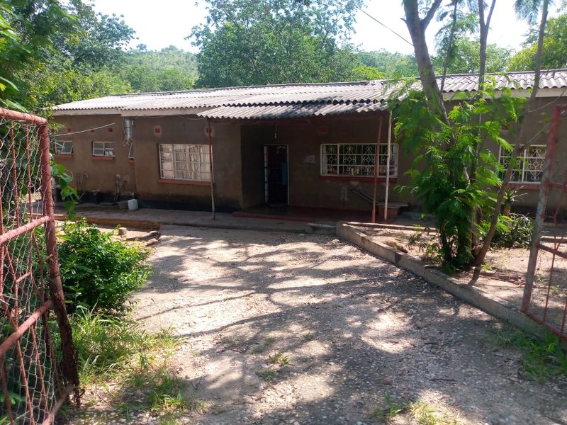 3-BEDROOM HOUSE FOR SALE IN SIAVONGA