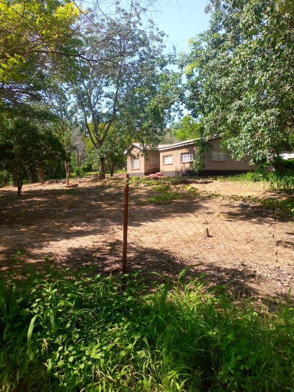 3-BEDROOM HOUSE FOR SALE IN SIAVONGA
