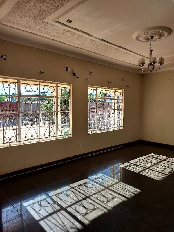 4-BEDROOM HOUSE FOR SALE – LIVINGSTONE