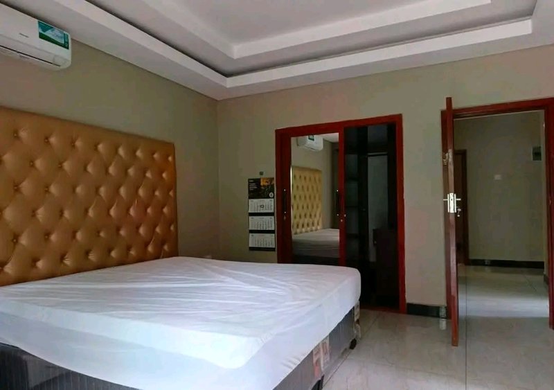 rent:fully furnished, riverside, kitwe