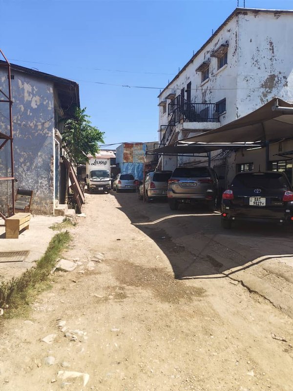 Commercial building for sale