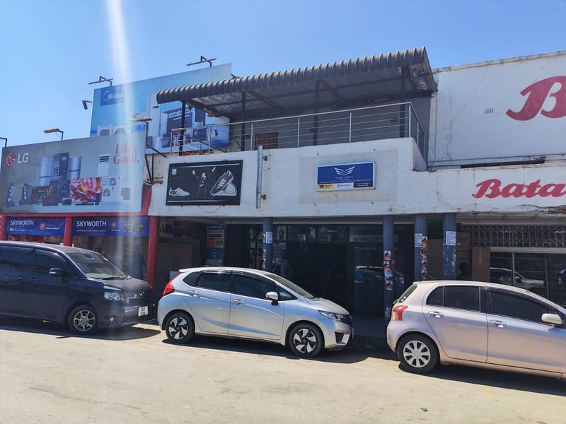 Commercial building for sale