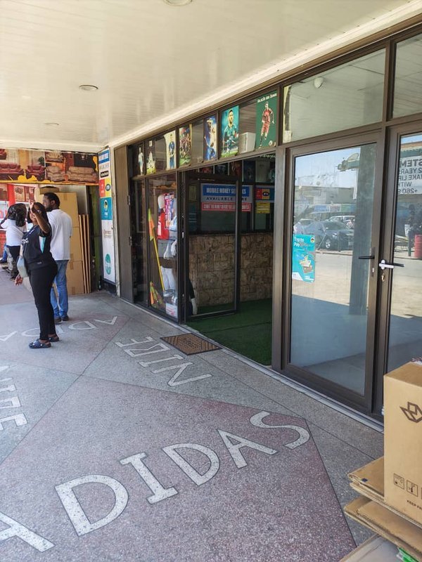 Commercial building for sale