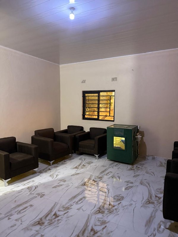 🏠 2-BEDROOM HOUSE FOR RENT | LANDMARK 70/70 ROAD | K3,500 x 2 + SD 🏠Location: Along 70/70 Road, Near Harvest Filling Station, Lusaka