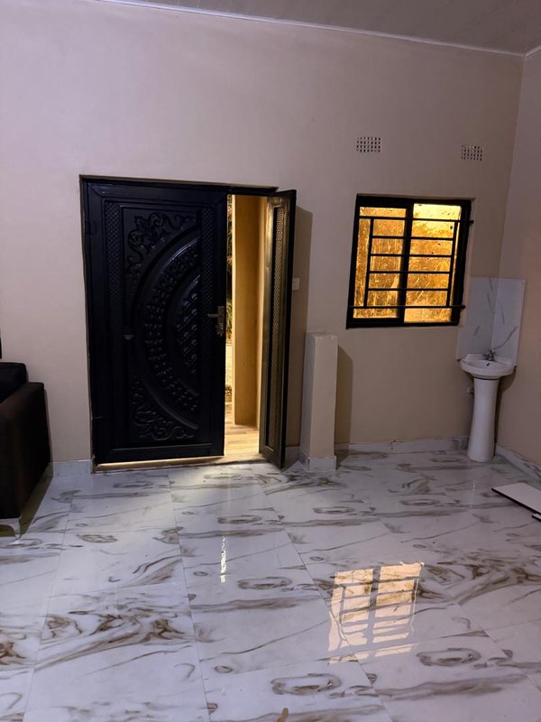 🏠 2-BEDROOM HOUSE FOR RENT | LANDMARK 70/70 ROAD | K3,500 x 2 + SD 🏠Location: Along 70/70 Road, Near Harvest Filling Station, Lusaka