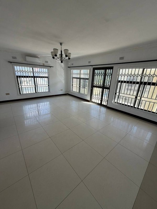 MAKENI|FREE STAND SPACIOUS MAISONETTE (FOUR) 4 BEDROOM HOUSE MSC| SHARED COMPLEX|RENT|K20,000 NEG