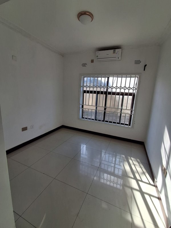 MAKENI|FREE STAND SPACIOUS MAISONETTE (FOUR) 4 BEDROOM HOUSE MSC| SHARED COMPLEX|RENT|K20,000 NEG
