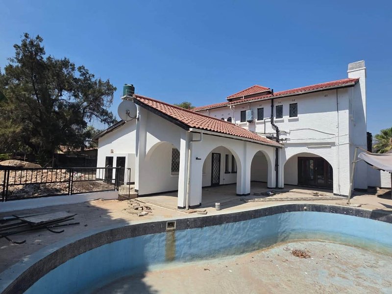 Executive 4 bedrooms double storey house in kitwe