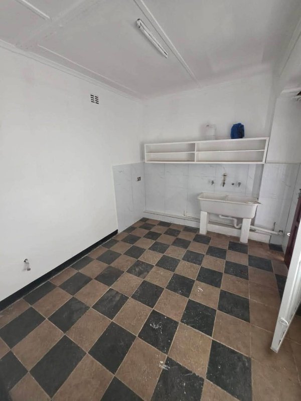 Executive 4 bedrooms double storey house in kitwe