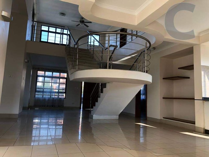 WOODLANDS – EXECUTIVE 4-BEDROOM DOUBLE STOREY HOUSE IN A GATED COMPLEX