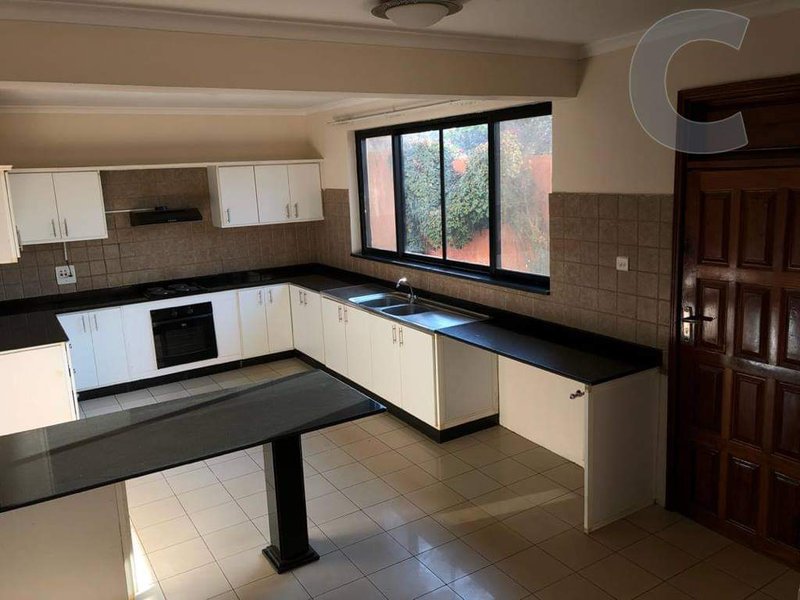 WOODLANDS – EXECUTIVE 4-BEDROOM DOUBLE STOREY HOUSE IN A GATED COMPLEX