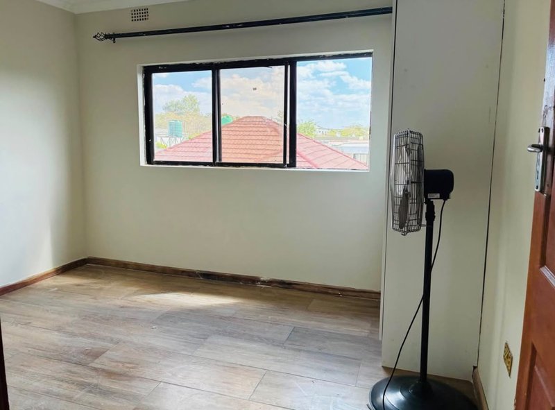 FOXDALE ALONG ZAMBEZI ROAD|VACANT THREE (3) BED APARTMENT|RENT|K23,000