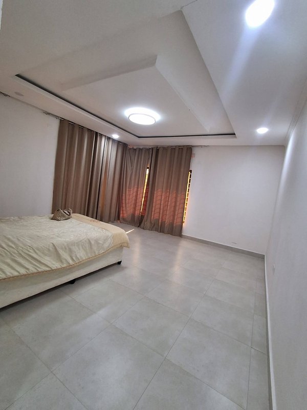 IBEX HILL| STANDALONE FOUR (4) BED HOUSE THREE  (3) BED ENSUITE| PLUS COTTAGE | RENT|K20,000 NEG