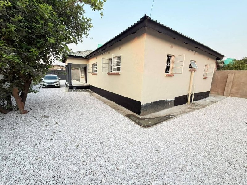 🚨VACANT‼️🚨CHILANGA SANGALALA AREA|VACANT|STANDALONE THREE (3) MSC RECENTLY REFURBISHED HOUSE 🏡|RENT|K5,500