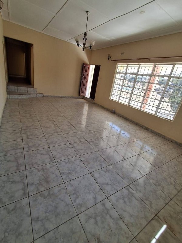 CHILANGA MOUNT MAKULU|FARM HOUSE 🏡|RENT|5 ACRE LAND EXT|K15,000