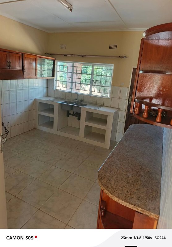 CHILANGA MOUNT MAKULU|FARM HOUSE 🏡|RENT|5 ACRE LAND EXT|K15,000