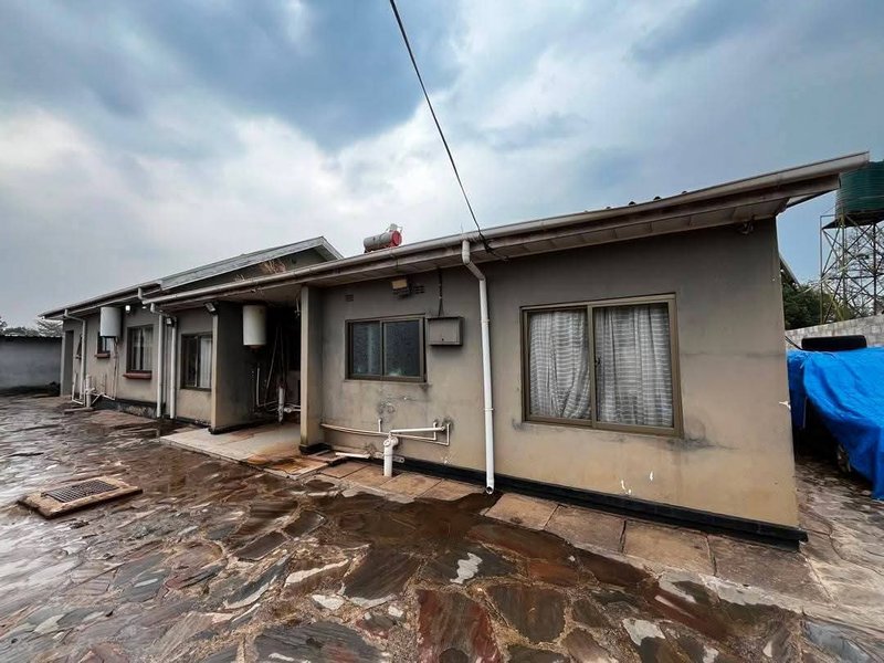 WOODLANDS MAIN|COMMERICAL USE|STANDALONE FOUR (4) BED PROPERTY |RENT|K30,000