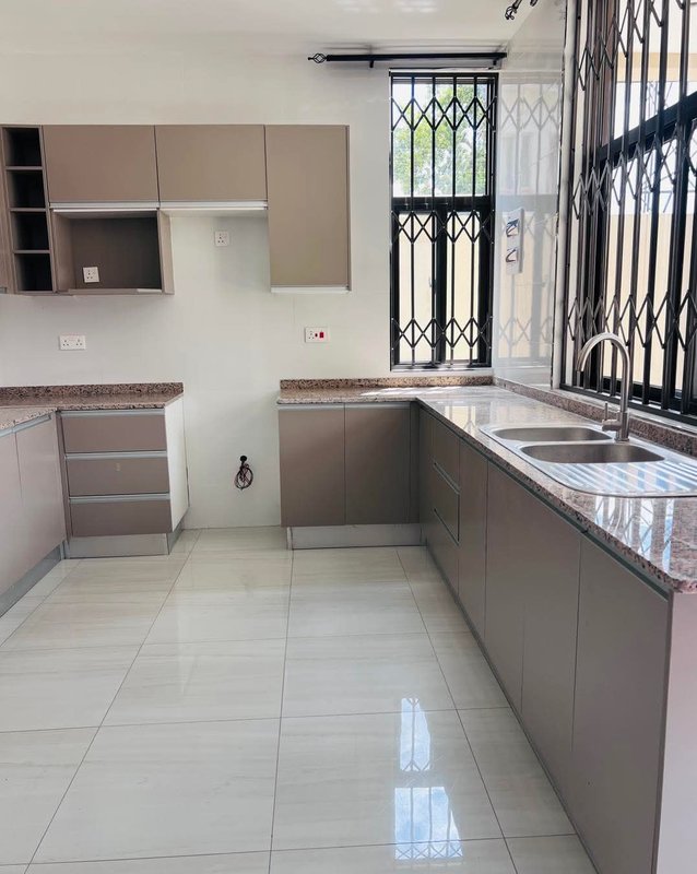 FOR RENT RHODESPARK, LUSAKALocation: Rhodespark, LusakaRental: USD 1,500 per month