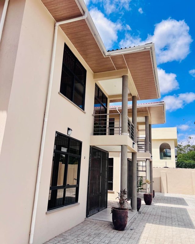 FOR RENT RHODESPARK, LUSAKALocation: Rhodespark, LusakaRental: USD 1,500 per month