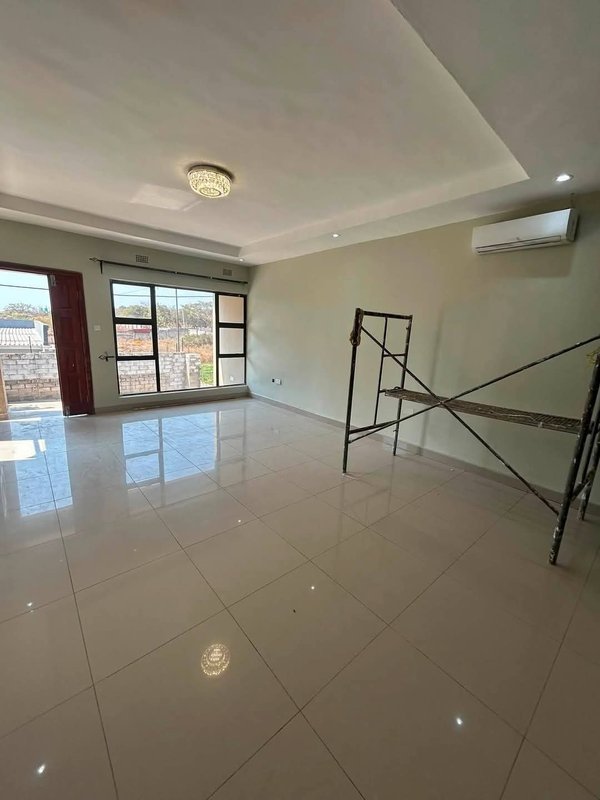HOUSE FOR RENT FOXDALE/ROMA