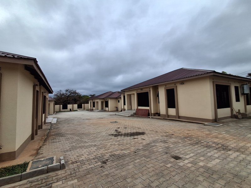 🚨VACANT & READY FOR IMMEDIATE OCCUPATION ‼️🚨LEOPARDS HILL| CROSSPARK AREA|BEAUTIFUL NEWLY BUILT VACANT FREE STAND THREE BED HOUSES-|YARD ONLY FOUR (4) UNITS|RENT|K15,000 EACH