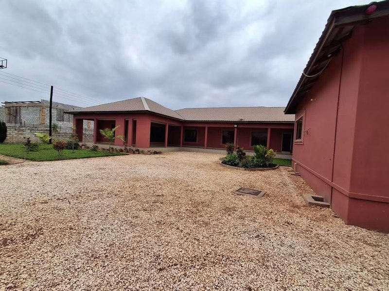 IBEX HILL BEHIND PICK AND PAY| SPACIOUS STANDALONE FOUR (4) BED PLUS STUDY & COTTAGE|SPACIOUS YARD SPACE|BACKUP POWER|RENT|K30,000