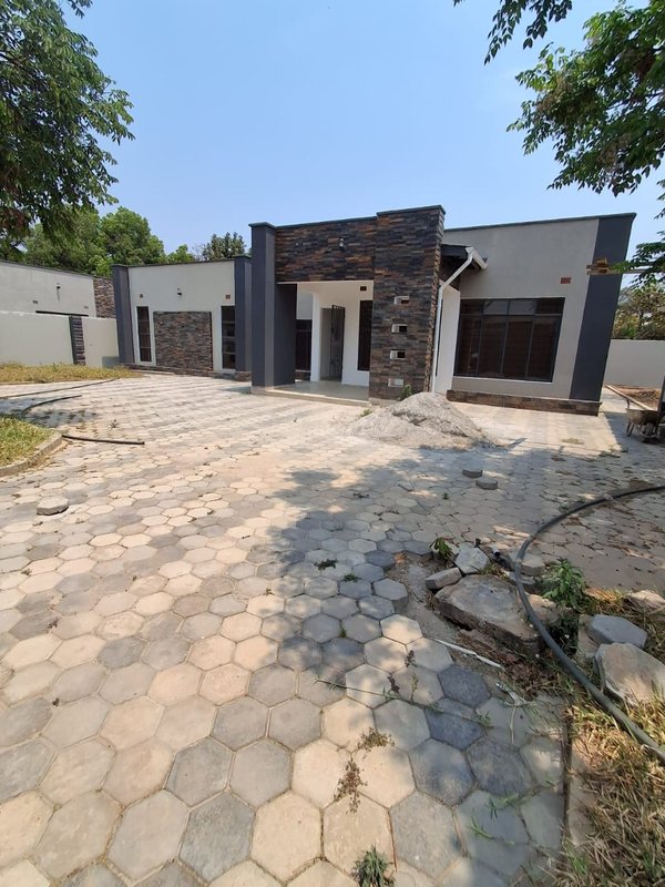 💥LASTEST LISTING💥CHUDLEIGH NEAR ZESCO OFFICES| NEWLY BUILT|  VACANT|STANDALONE THREE (3) BED STANDALONE HOUSE MSC|ASKING RENTAL|K13,000
