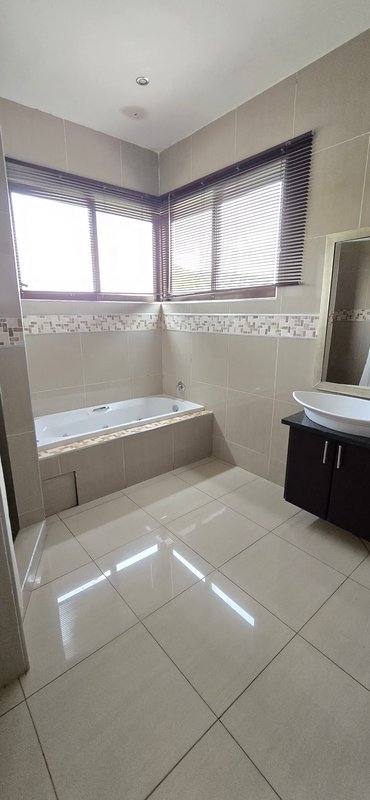 Three Bedroom For Rent, Leopards Hill