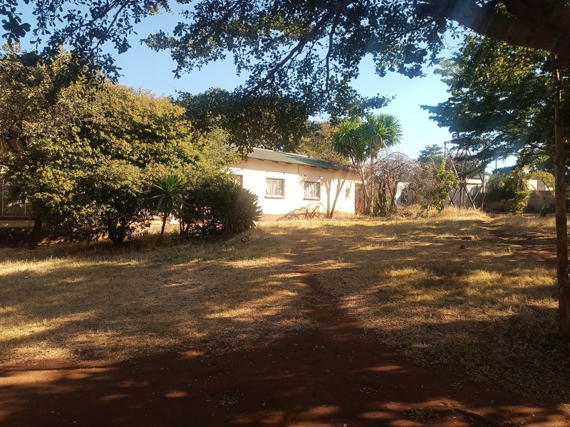 Boarding House for Sale – Libala South