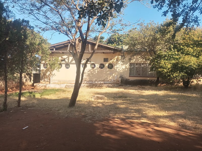 Boarding House for Sale – Libala South