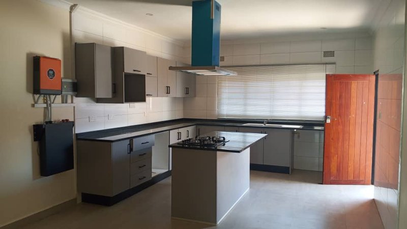 4-BEDROOM FLAT FOR RENT – VORNA VALLEY